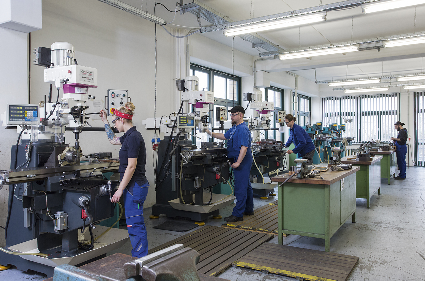 Im Standort Wolfener Strasse finden sie zahlreiche Werkstätten für die Qualifizierungsbereiche Metall- und Holzbearbeitung und die Malerausbildung.